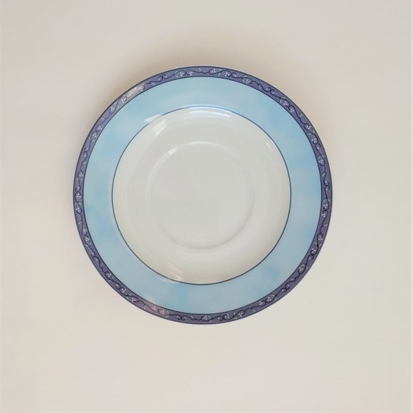 Crown Baccara Plate, Saucer & Napkin Ring Set - Picture 4 of 8
